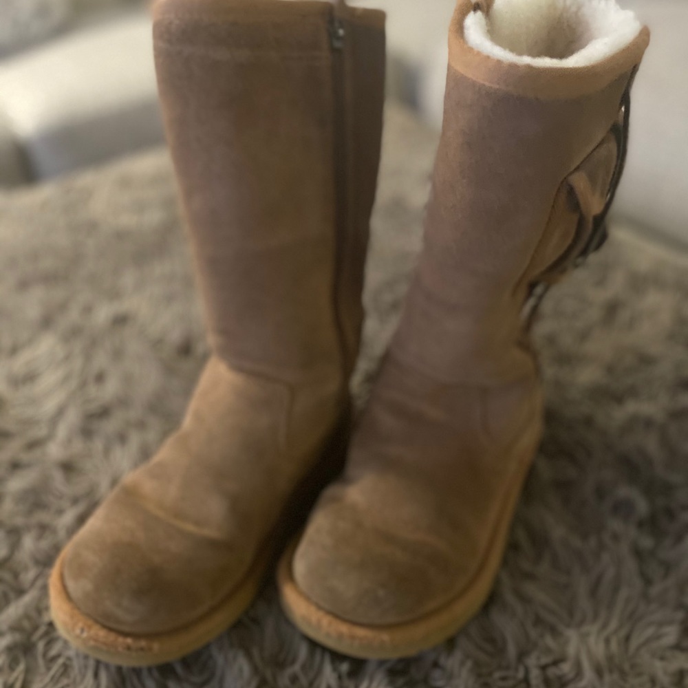 Girls Size 1 Tall Ugg Boots - Picture 7 of 11